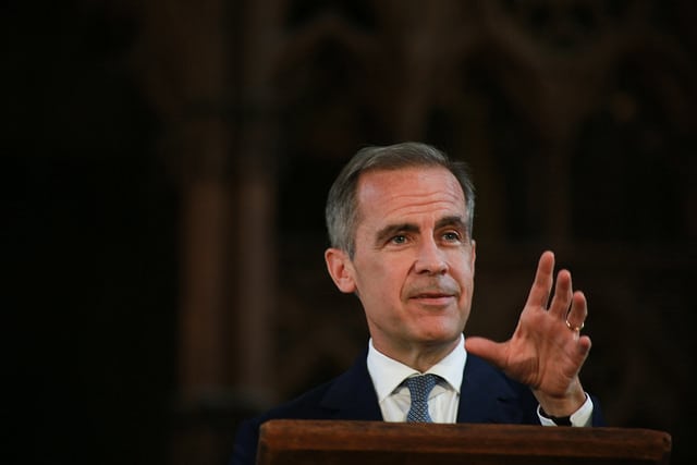 Bank of England votes unanimously for rate hike
