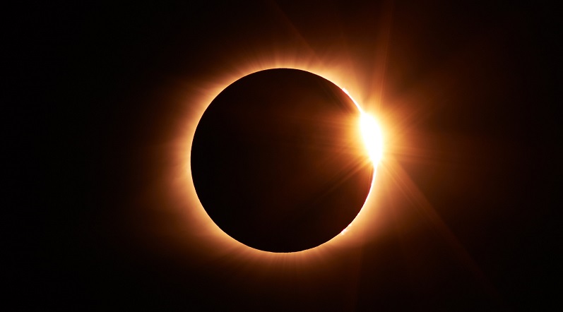 Advised clients fail to jump on board as ETFs eclipse index funds