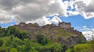 Confidence in Edinburgh Worldwide trust wanes as shares slide