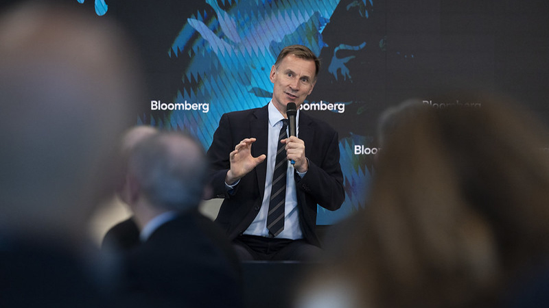 16/04/2024. New York, US. Chancellor Jeremy Hunt speaks during a fireside chat on the UK’s economic strengths and growths, during a visit to Bloomberg in New York. Picture by Kirsty O'Connor / Treasury