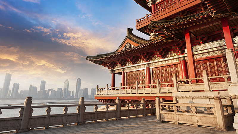 Blue sky and white clouds, ancient Chinese architecture