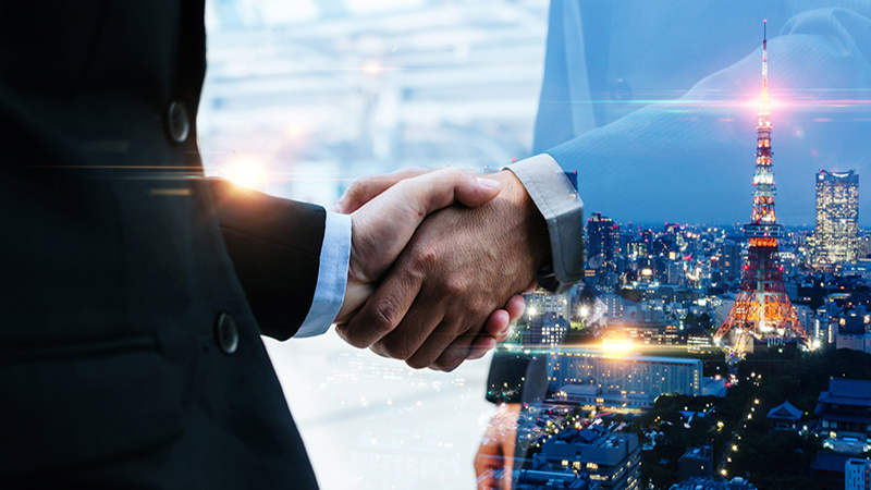 Schroders and Apollo partner for hybrid private and public market solutions