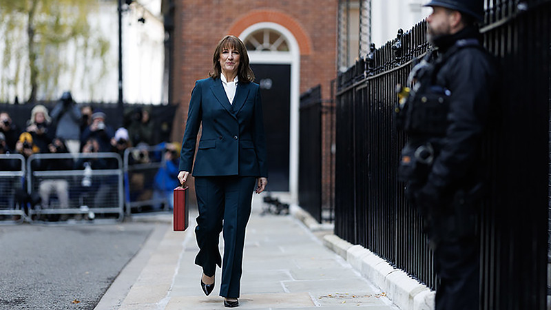 26/11/2025. London, United Kingdom. Chancellor of Exchequer Rachel Reeves leaves 11 Downing Street as she prepares to deliver her Budget. Picture by Simon Dawson / No 10 Downing Street