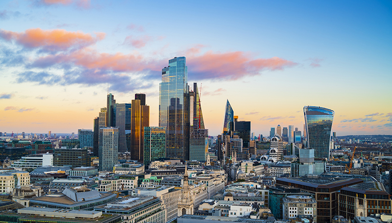 FTSE 100 continues surge into record territory as US markets face another AI wobble