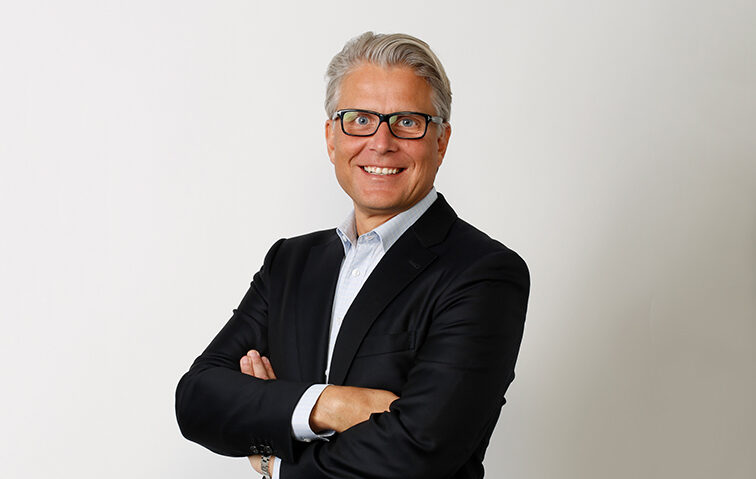 Worldwide Healthcare Trust manager steps down